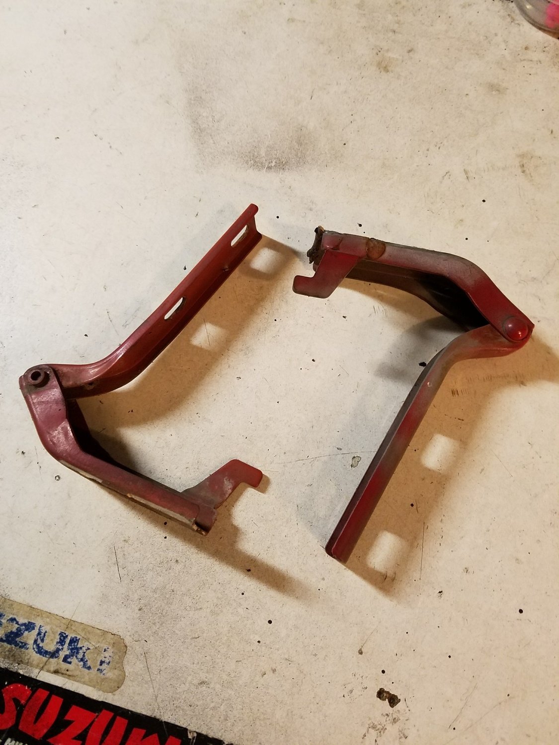 Hood hinges