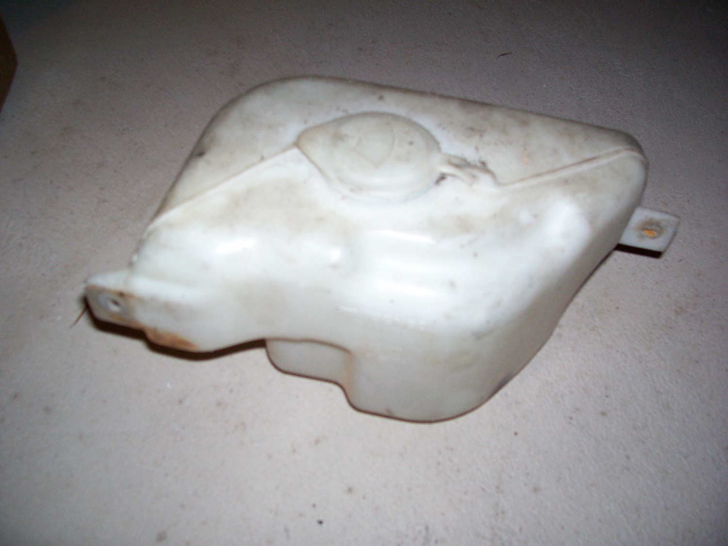 Washer fluid tank