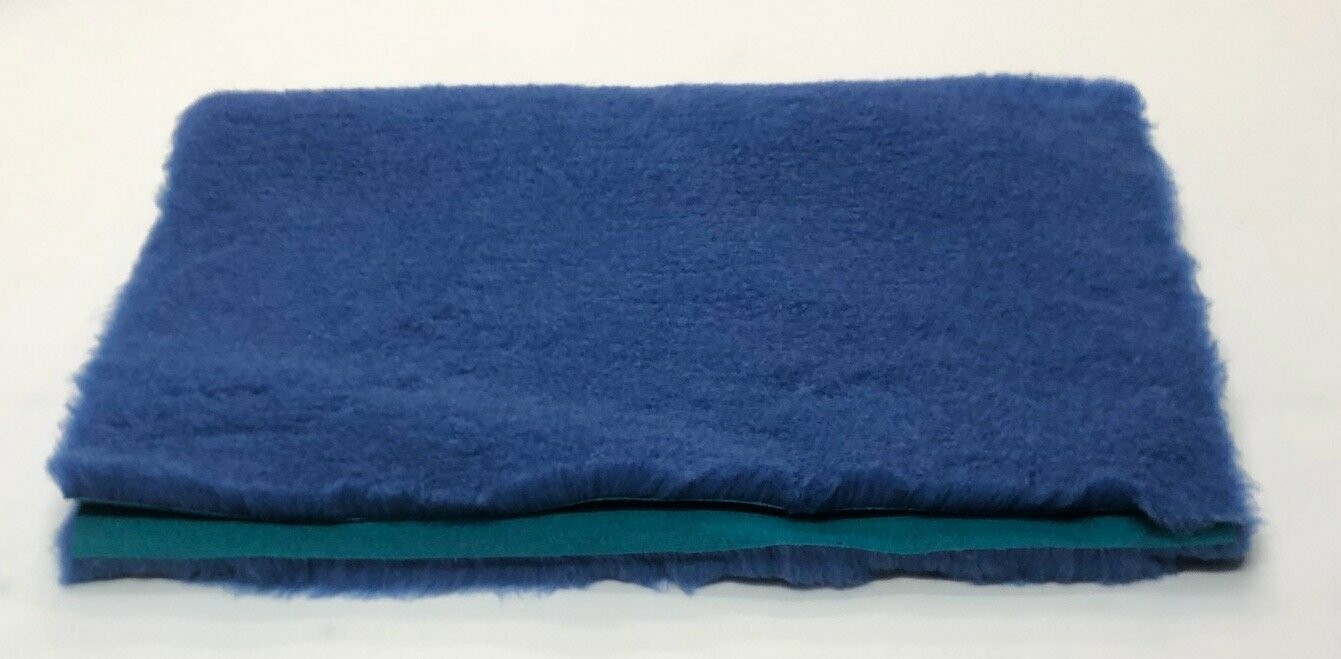 Heavy Duty Veterinary Bedding 30" x 20".....4 colours, 30" x 20": Blue