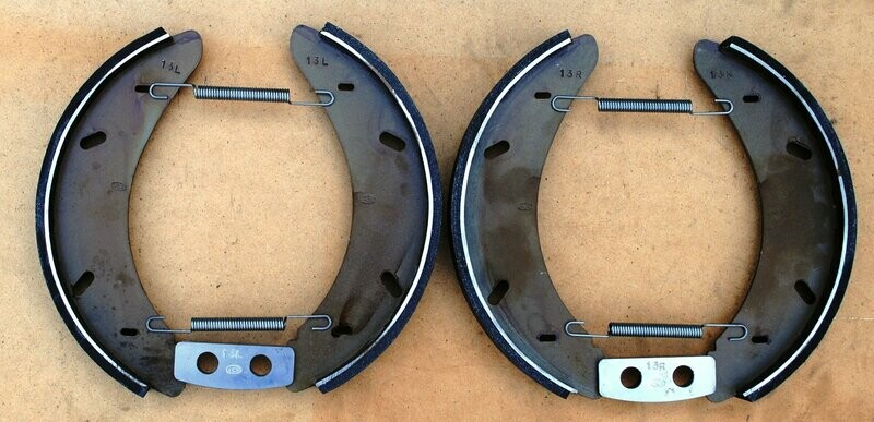 Front Floating Brake Shoe Conversion Kit for Citroen Traction Avant (4 Cylinder)