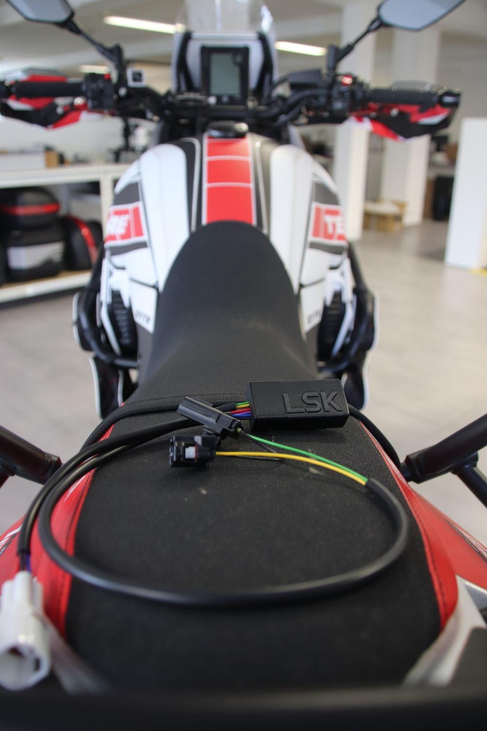 Yamaha Tenere 700 ABS Off-Road Dongle - black&amp;white screen dashboard models