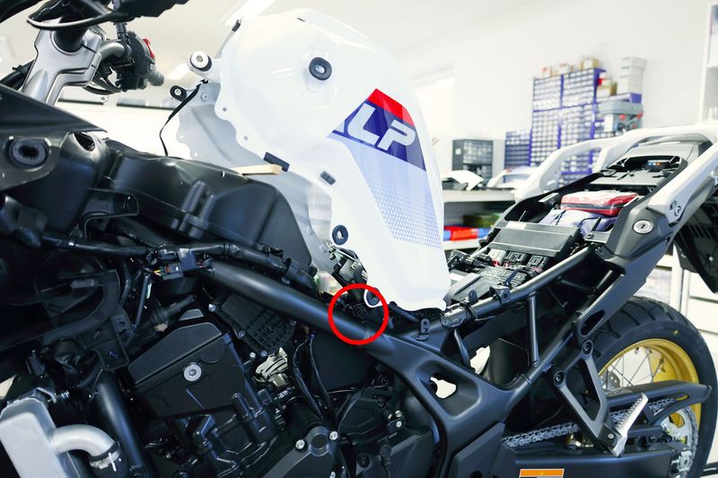 Honda XL750 Transalp with hailighted position of the side stand switch connector. 