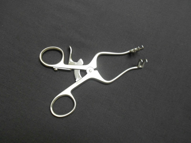 Weitlaner Retractor 4¼&quot; 2x3 Sharp Prongs - Manufactured for V.Mueller