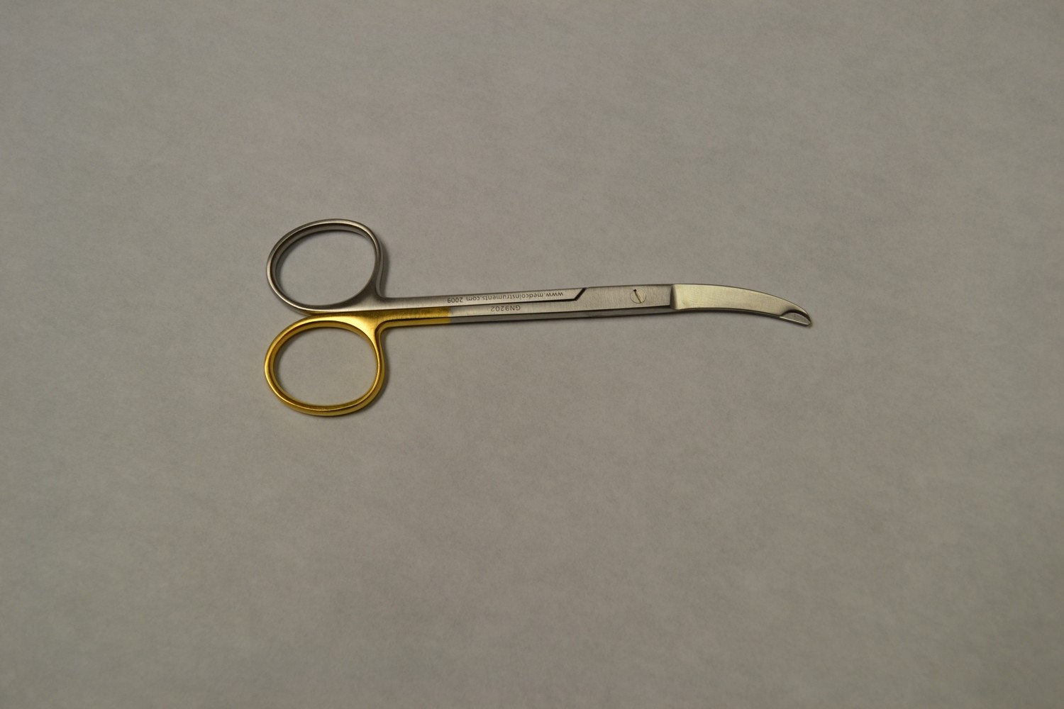 North Bent Stitch Scissors 4½" One Blade Serrated Right Gold Handle