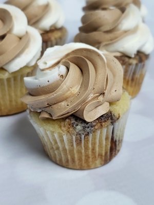 Fudge Marble Swirl Cupcakes