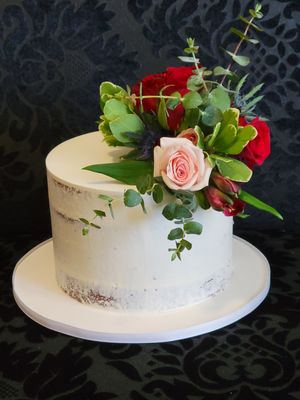 Lightly Naked Cake – Elegant &amp; Lightly Iced