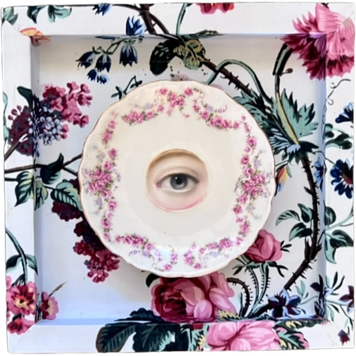 NO. 1816 LOVER'S EYE PAINTING ON A BAVARIAN ROSE GARLAND PLATE