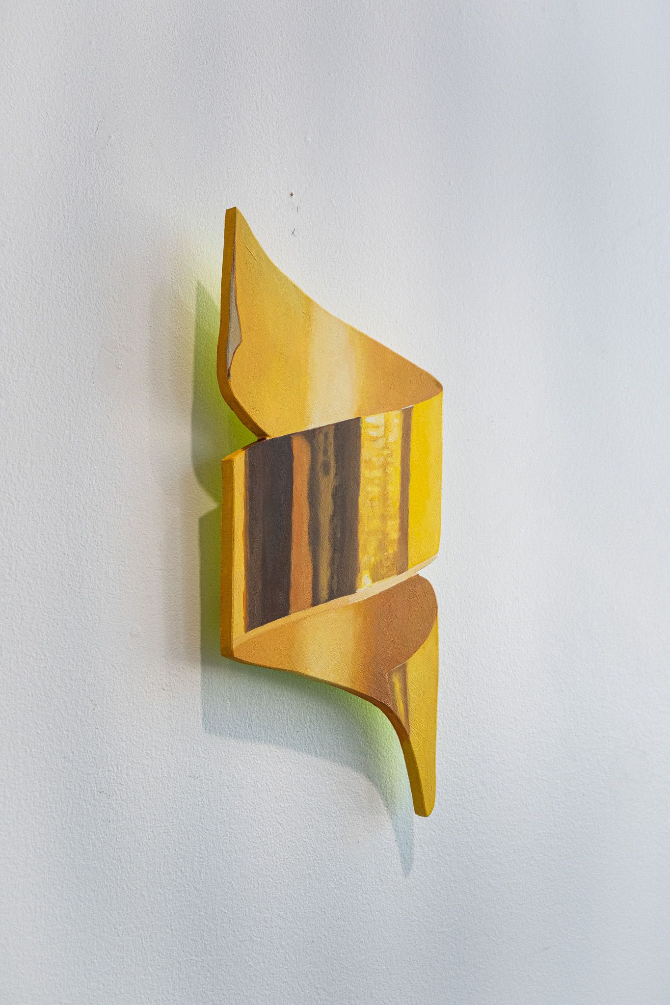 Small Curly Golden Ribbon