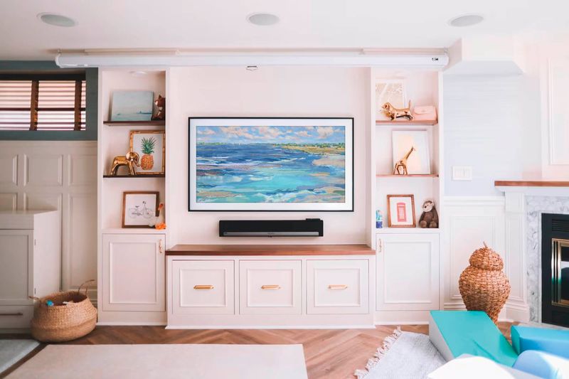 Karin Olah - Art TV download, digital file