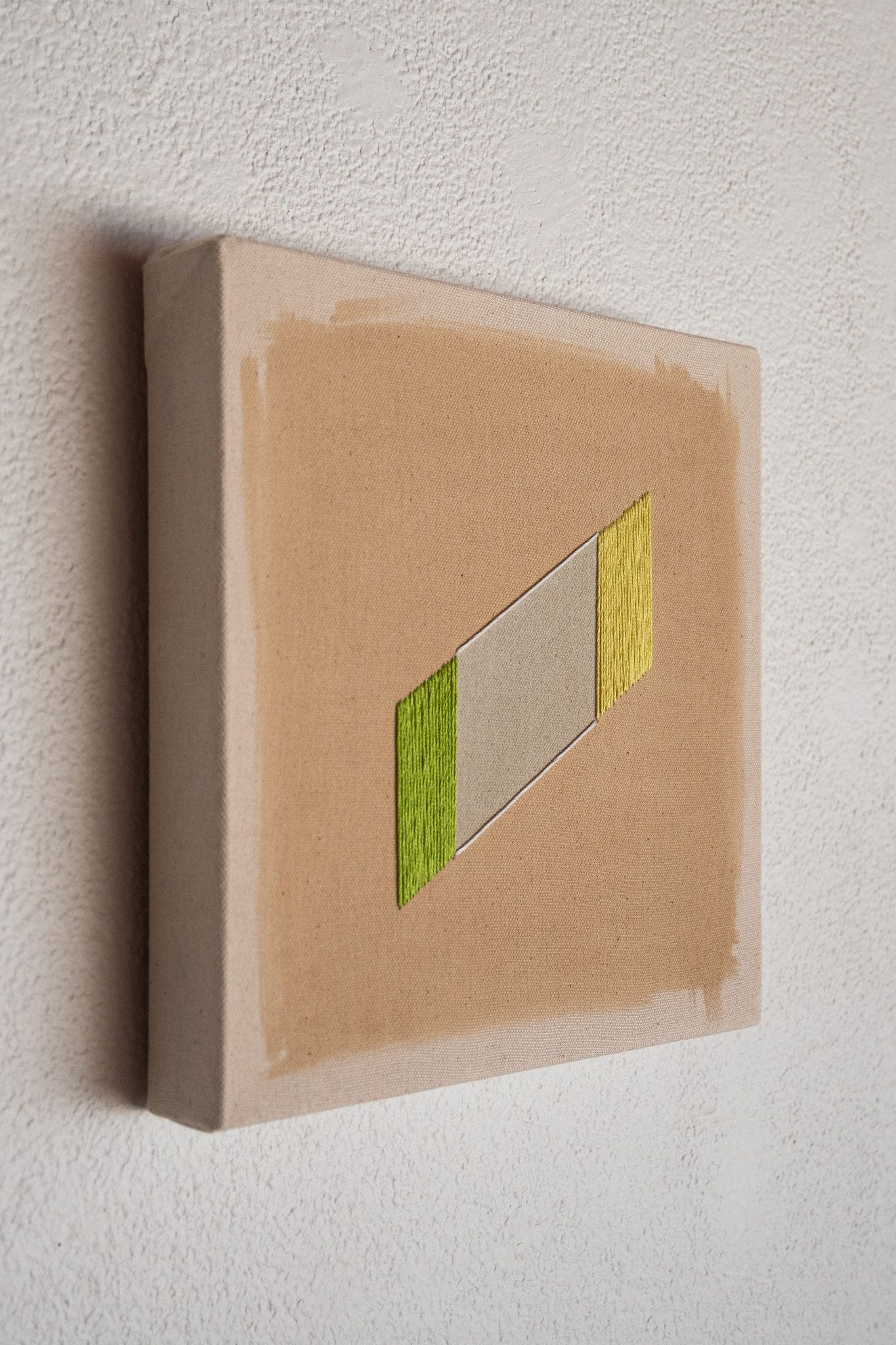 Pale Peach with Lime Band