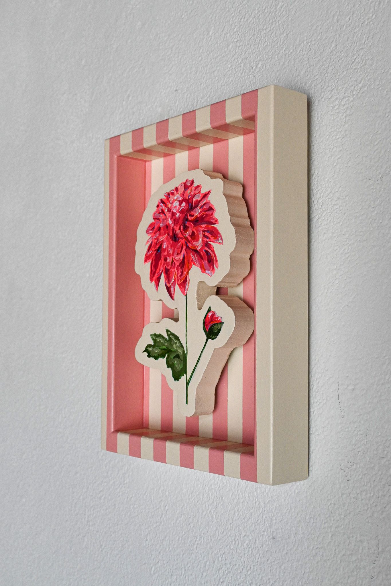 Pink Dahlia on Pink & Cream