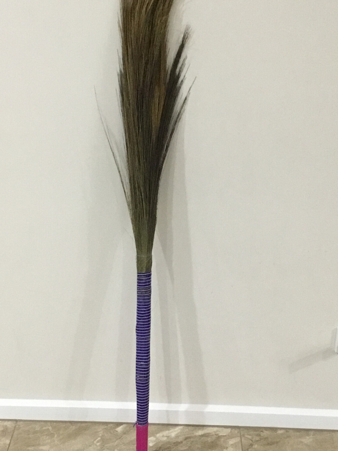 INDIAN BROOM THIN WITH PLASTIC HANDLE (INDOORS)