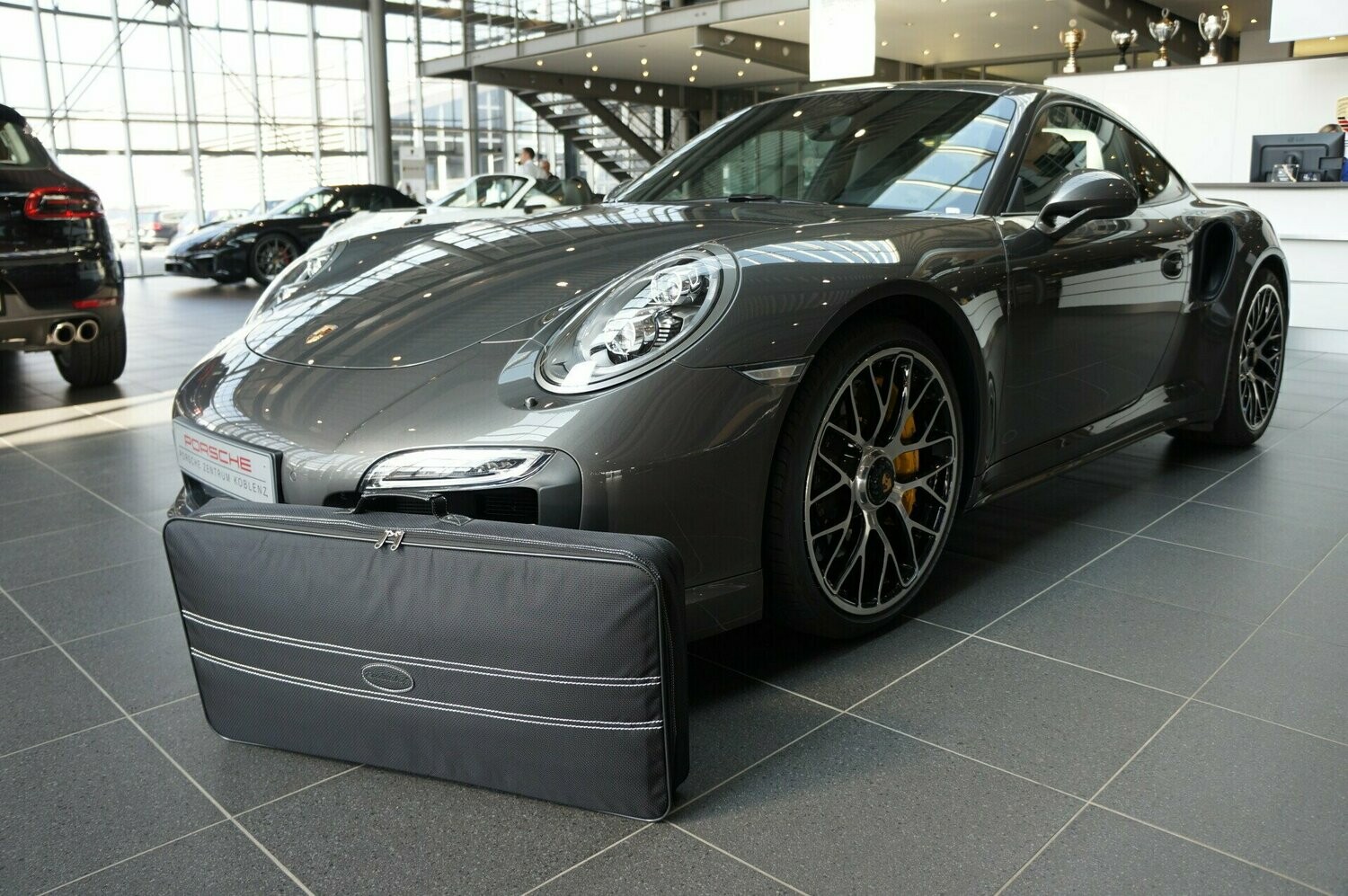 Roadsterbag Porsche 991 Targa rear shelf clothingbag (partial leather)