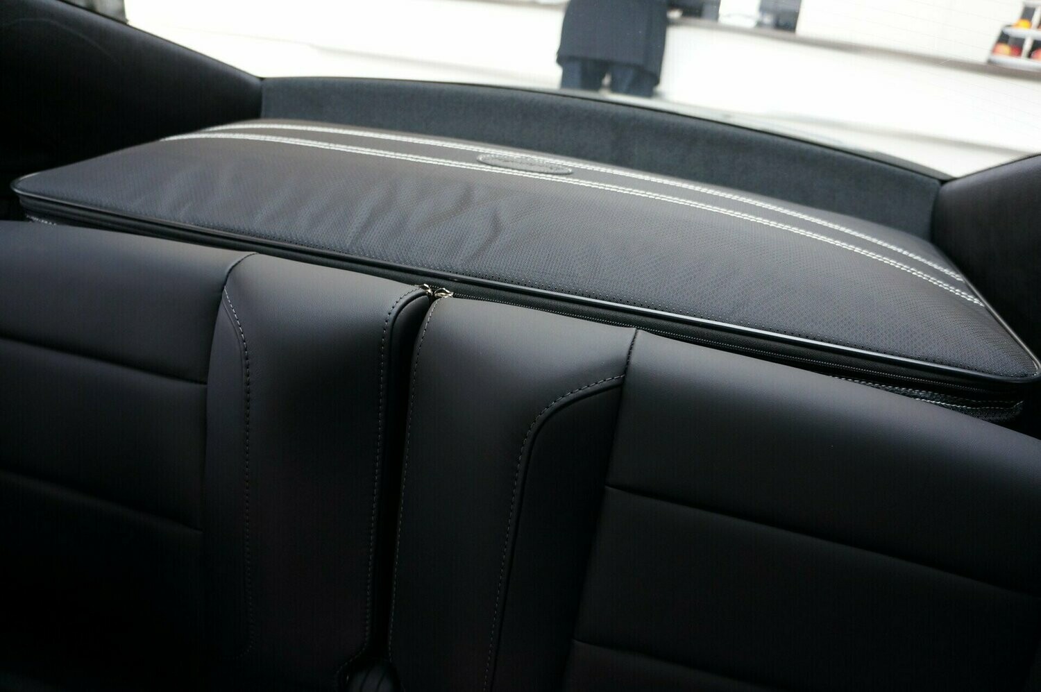 Roadsterbag Porsche 997 Coupé rear shelf clothingbag (partial leather)