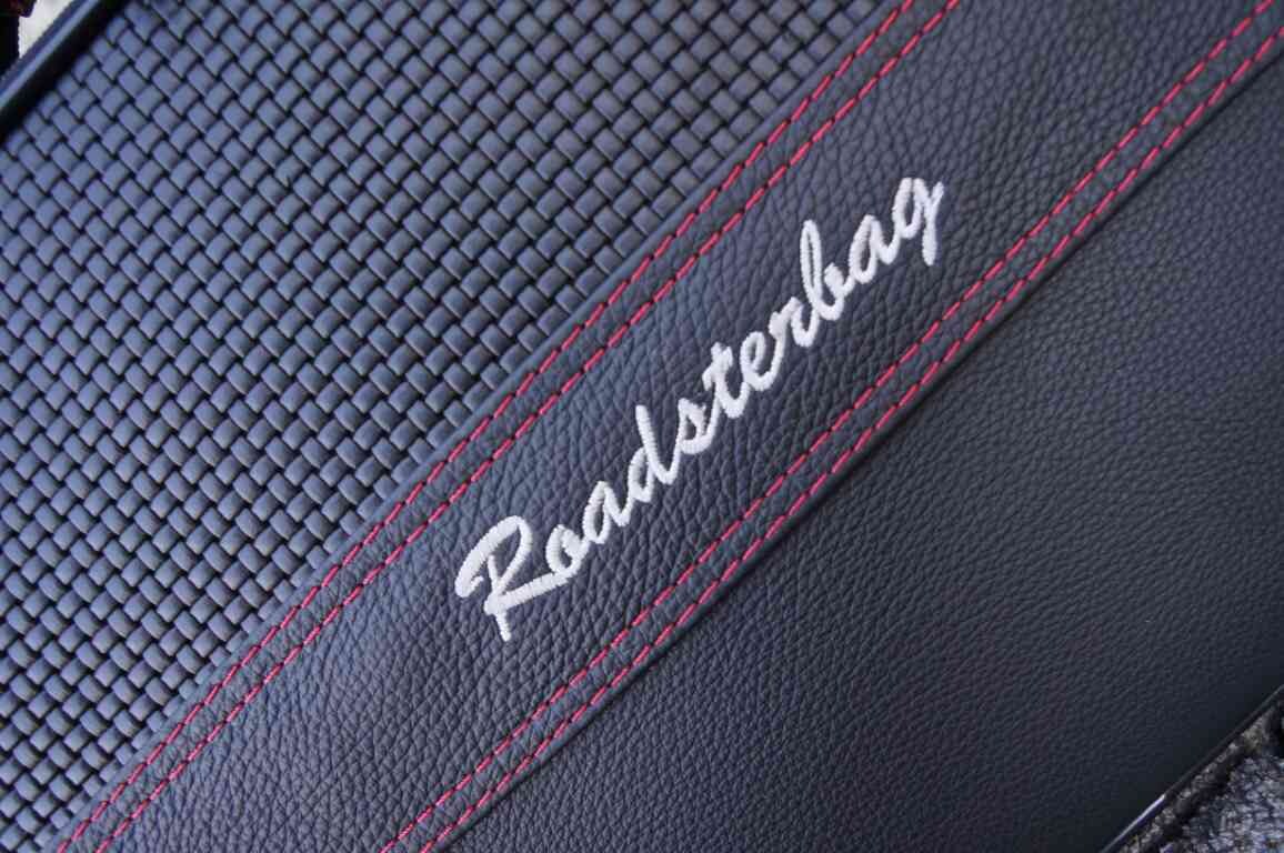 WAFFLE PATTERN ON UPPER HALF SUITCASE