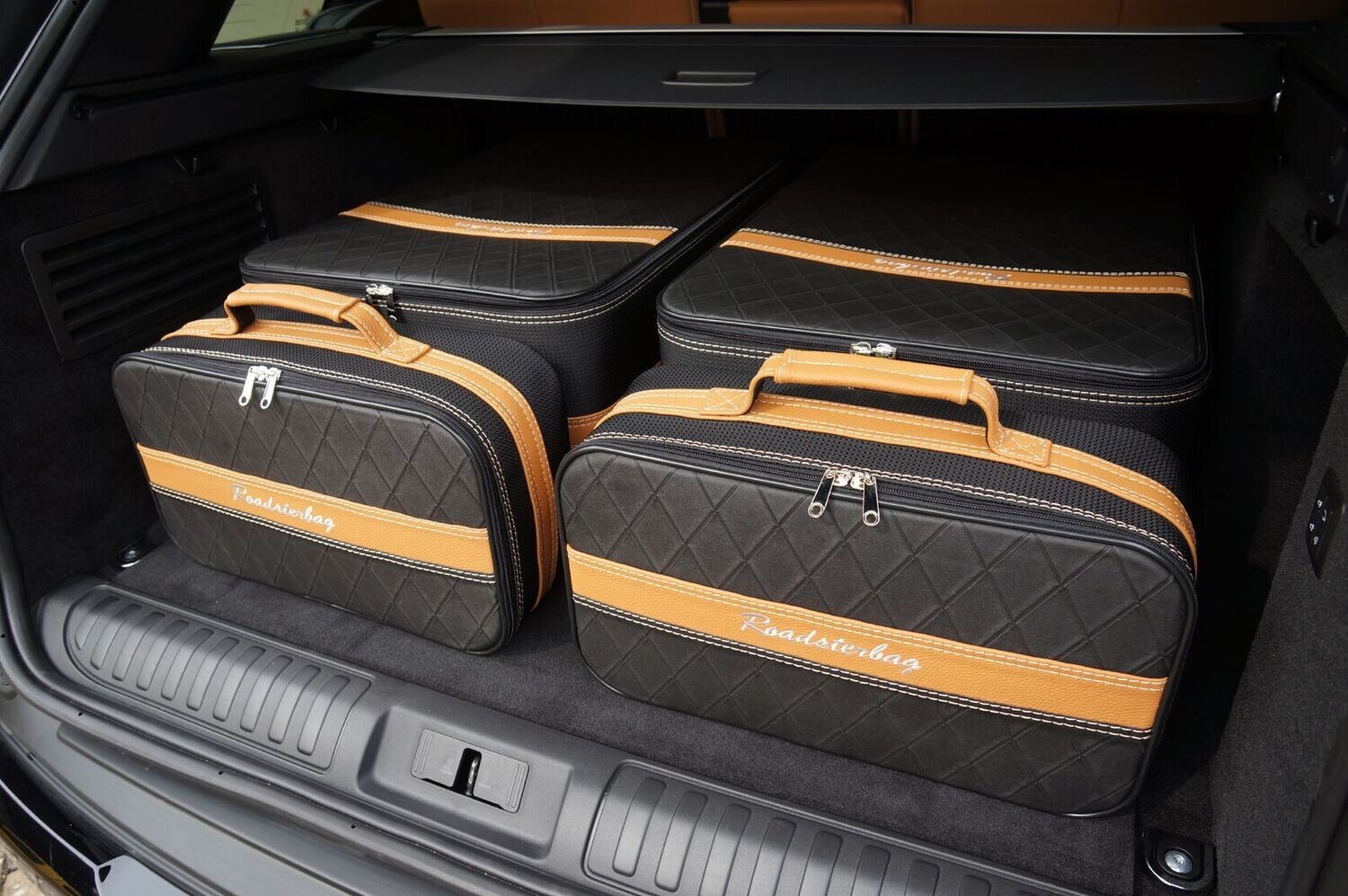 RANGE ROVER キャディバッグ ジャガー ランドローバーにキャディバッグが何個積めるか試した - BRUDER