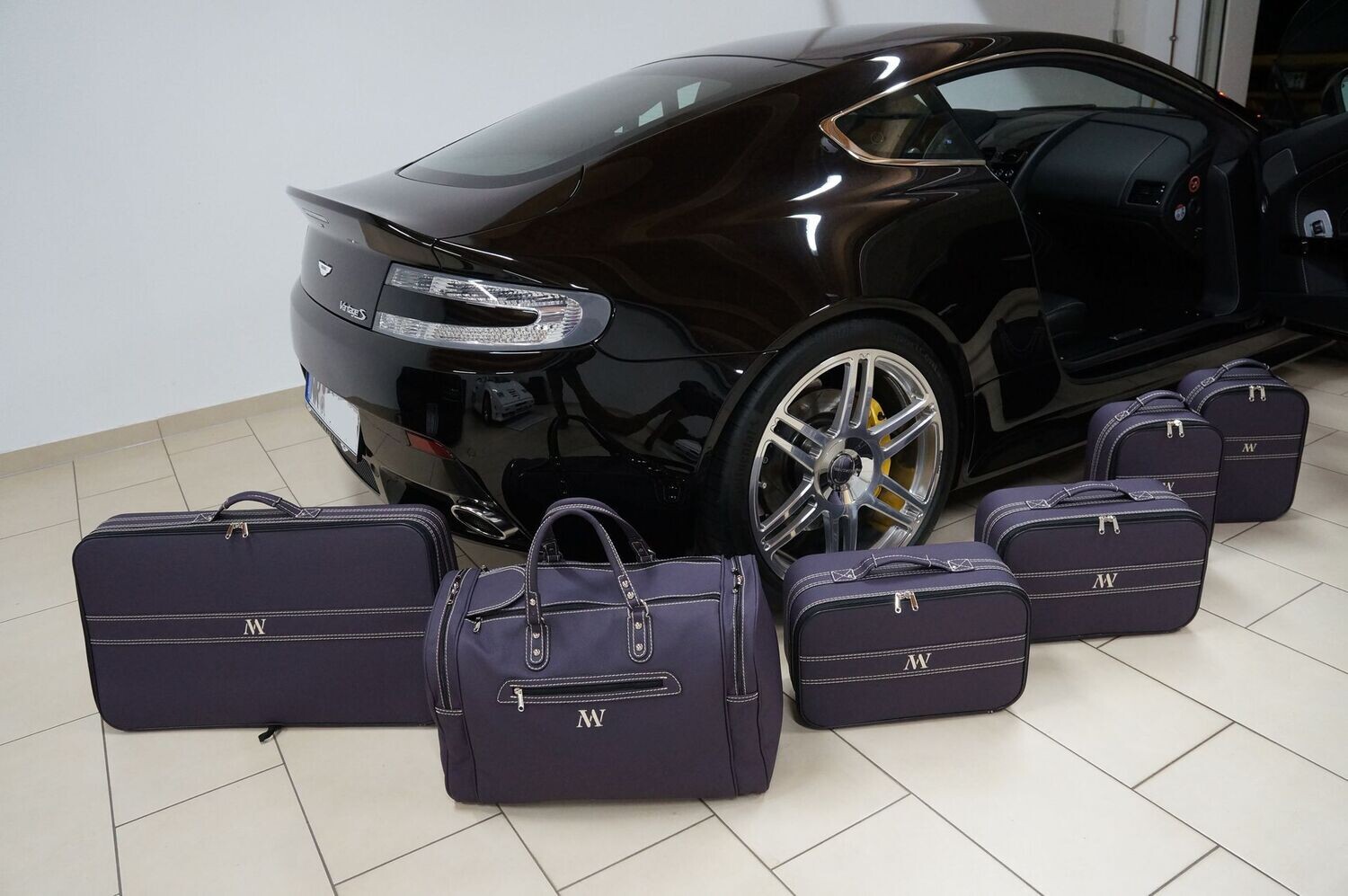 Roadsterbag Aston Martin V8 Vantage Coupe (2011-2018) Aubergine Leather 6-pcs