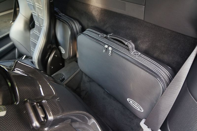 Roadsterbag Ferrari 488 Interior with Silverwhite seams (2-pcs)