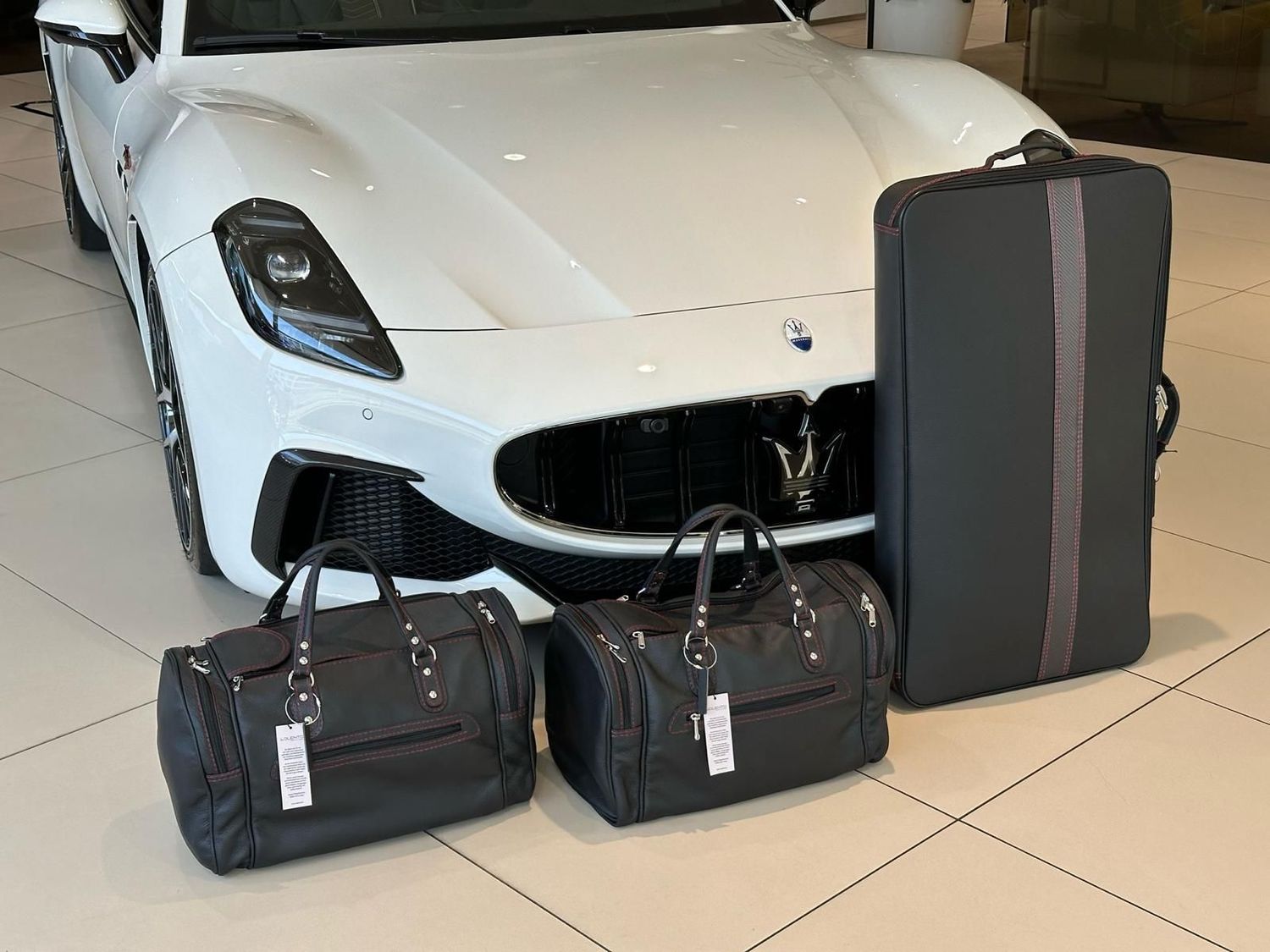 Roadsterbag Maserati GranCabrio Trunk 2024- Red stitching (3-pcs)