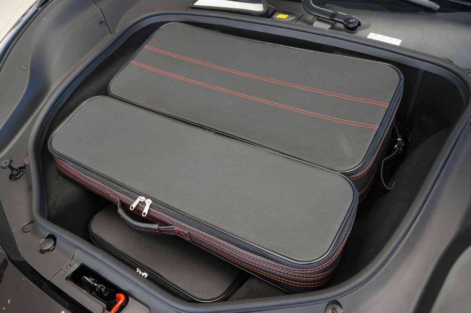 Roadsterbag Ferrari 458 Coupe + Spider luggage set with Red seams (3-pcs)