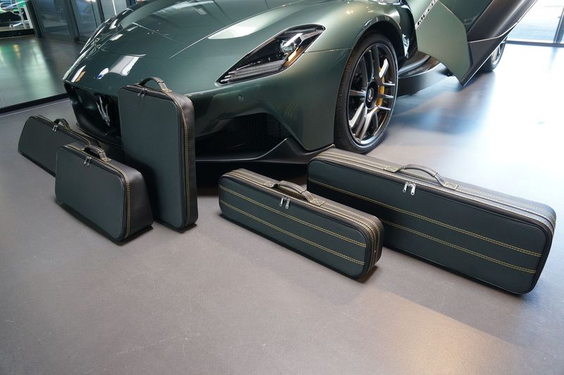 Roadsterbag luggage set Maserati MC20 luggage set (5-pcs)
