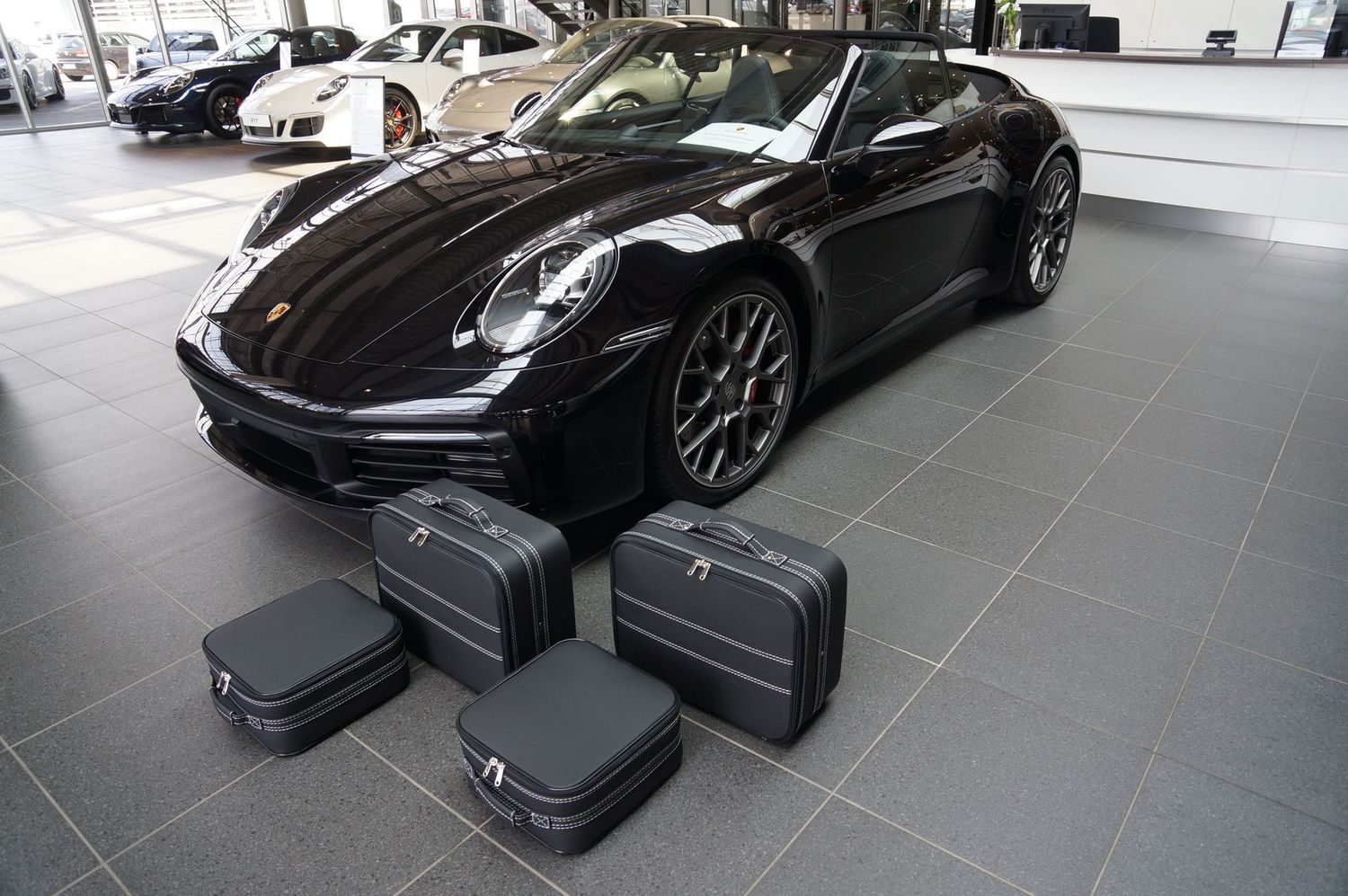 Roadsterbag luggage set Porsche 992 backseat (partial leather) Roadsterbag luggage set Porsche 992 backseat (partial leather)