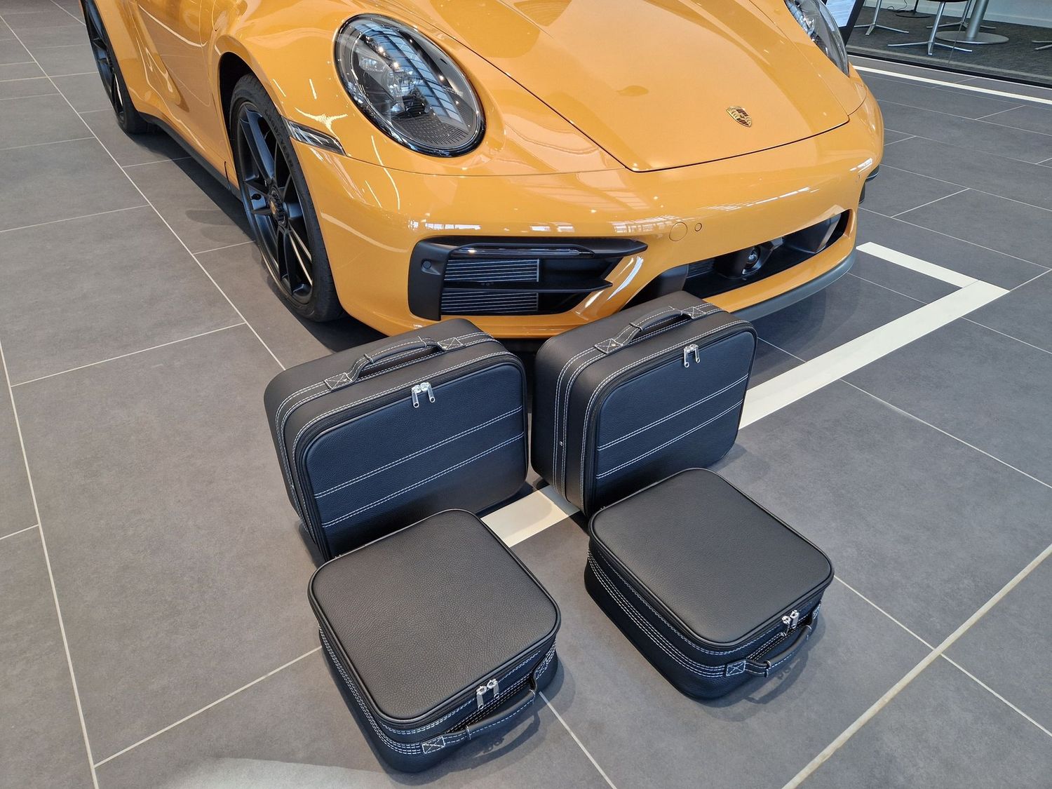 Roadsterbag luggage set Porsche 992 backseat (Nero leather)