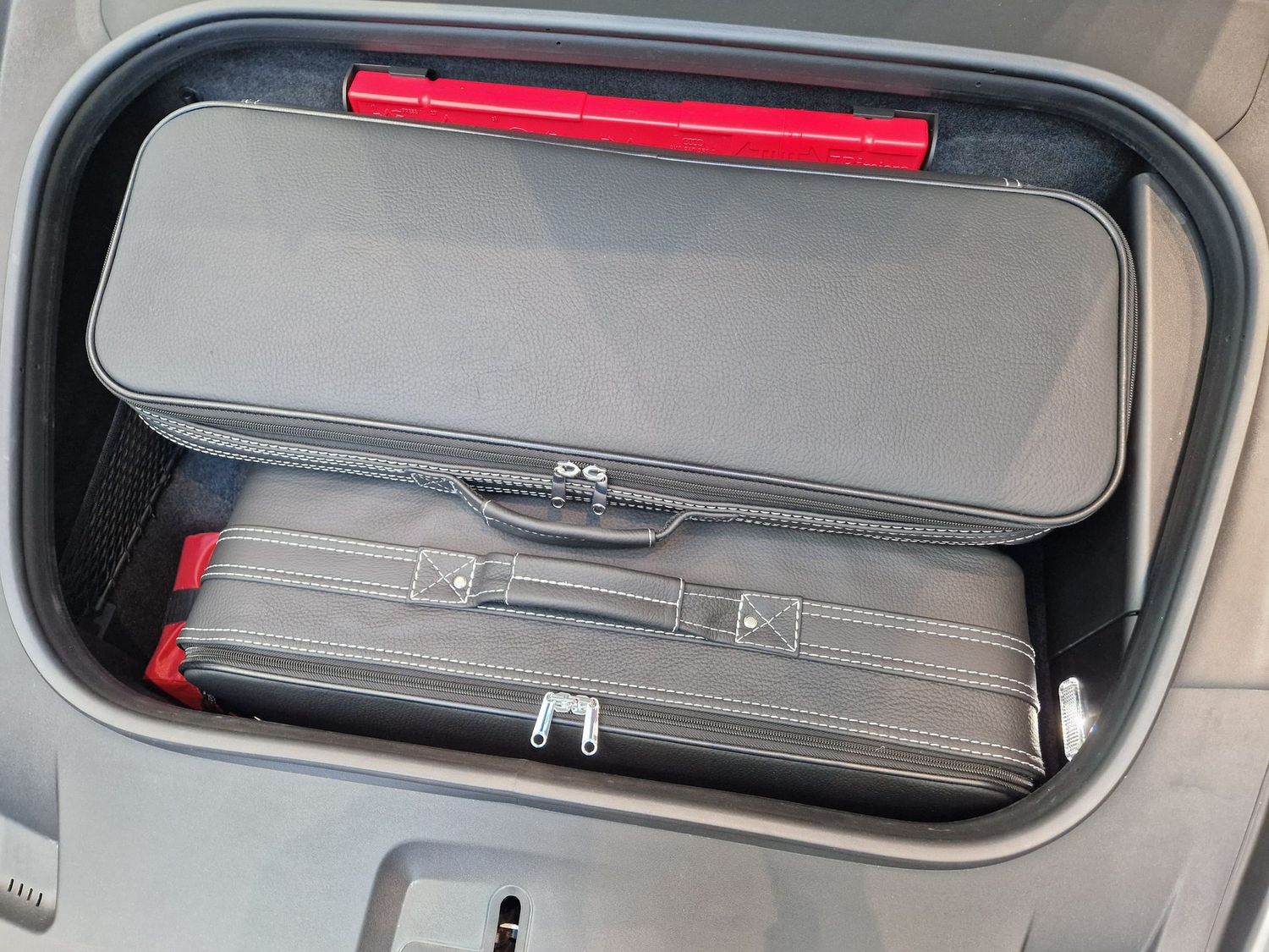 Roadsterbag Porsche 991 front trunk Version A (completely leather)