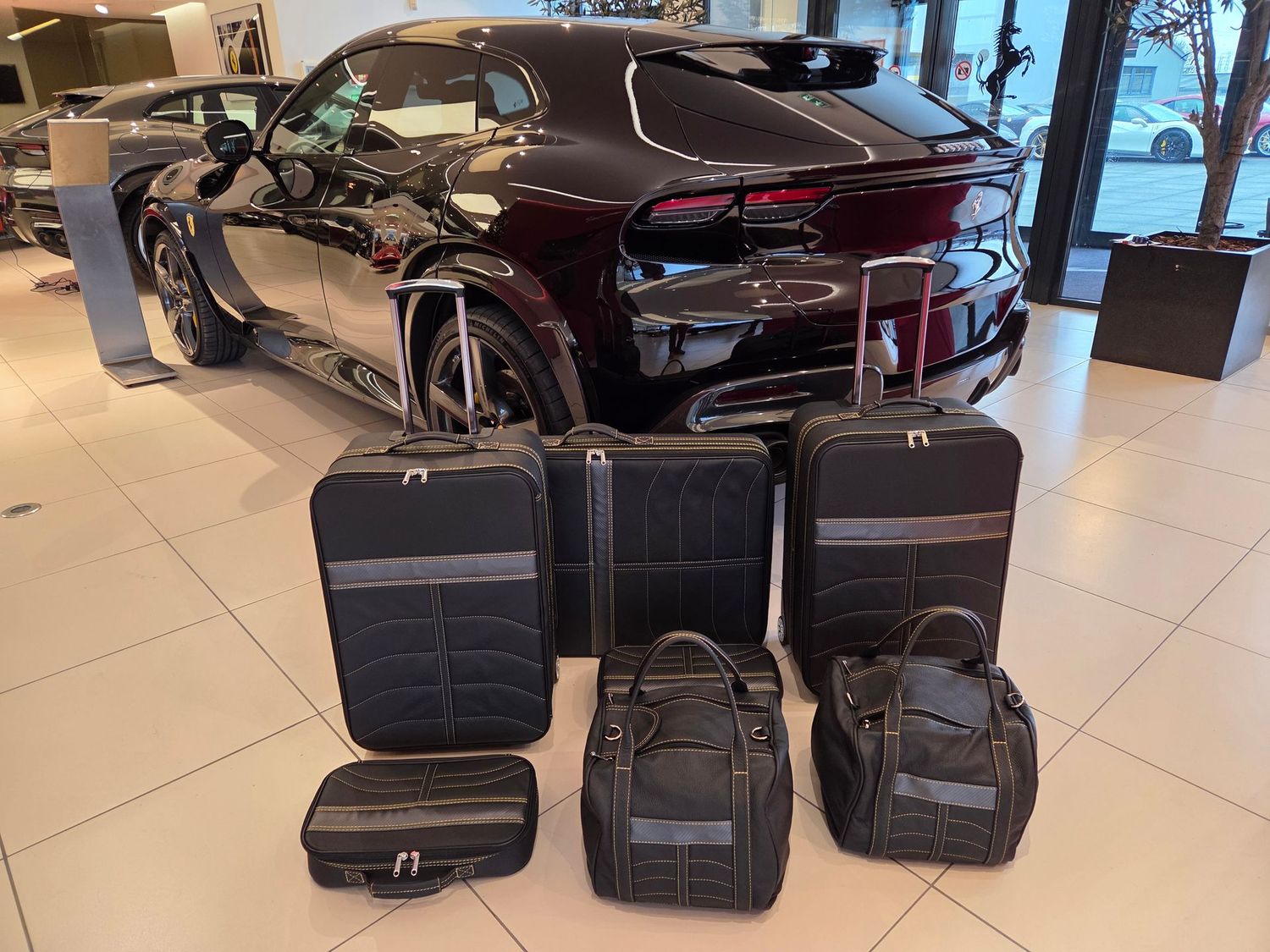 Roadsterbag luggage set Ferrari Purosangue Nero Leather (7-pcs)
