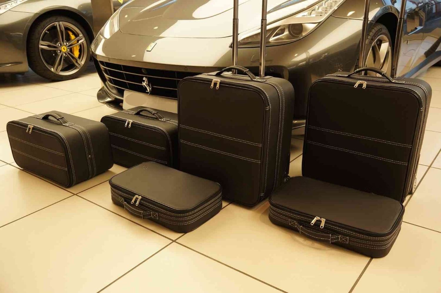Roadsterbag luggage set Ferrari GTC 4 Lusso Nero (6-pcs) Roadsterbag luggage set Ferrari GTC 4 Lusso Nero (6-pcs)