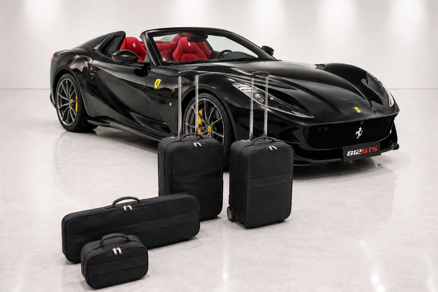 Roadsterbag luggage set Ferrari 812 GTS (4-pcs) Nero Leather Roadsterbag luggage set Ferrari 812 GTS (4-pcs) Nero Leather