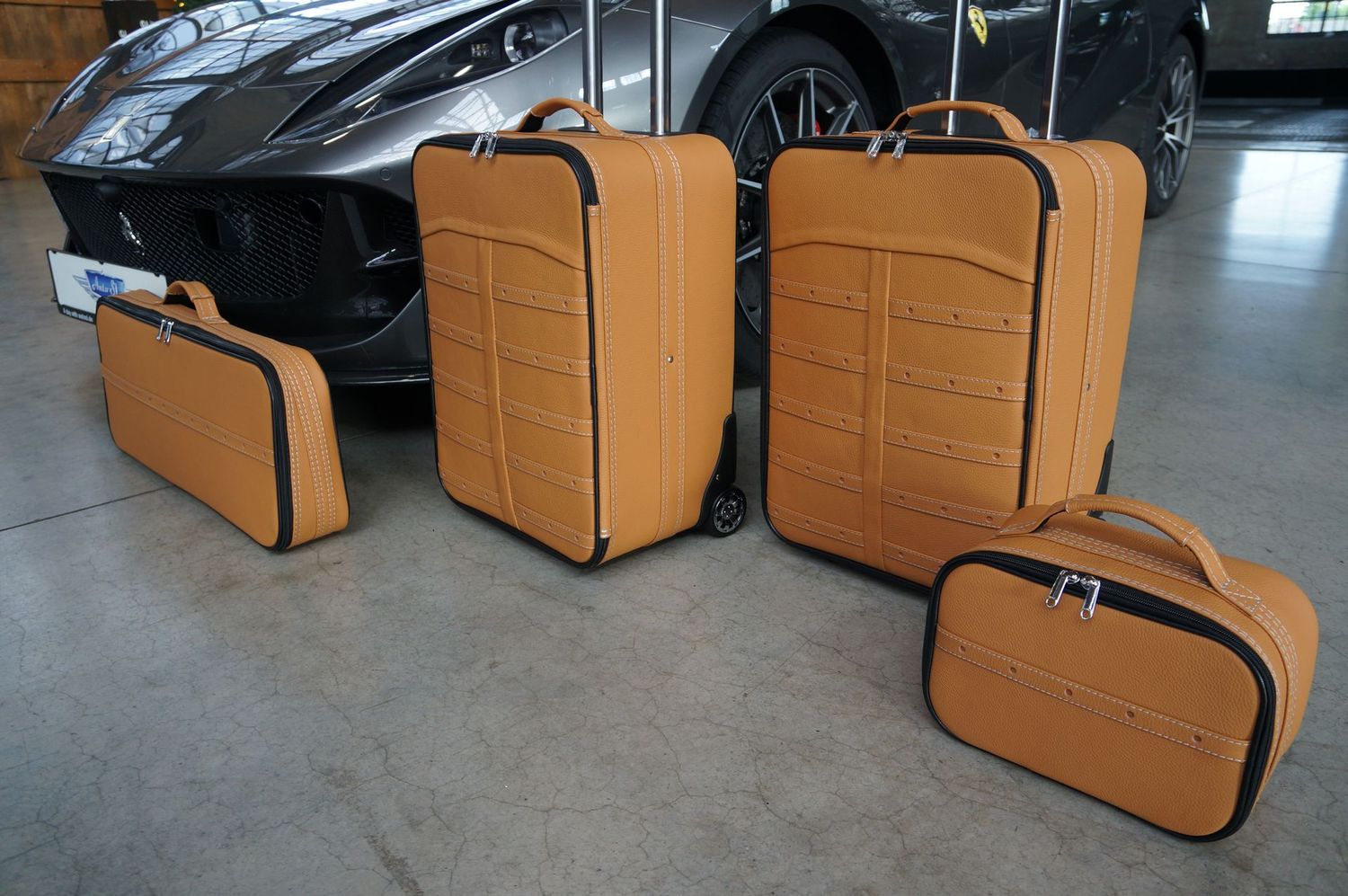 Roadsterbag luggage set Ferrari 812 GTS Daytona Ferrari Leather (4-pcs) Roadsterbag luggage set Ferrari 812 GTS Daytona Ferrari Leather (4-pcs)