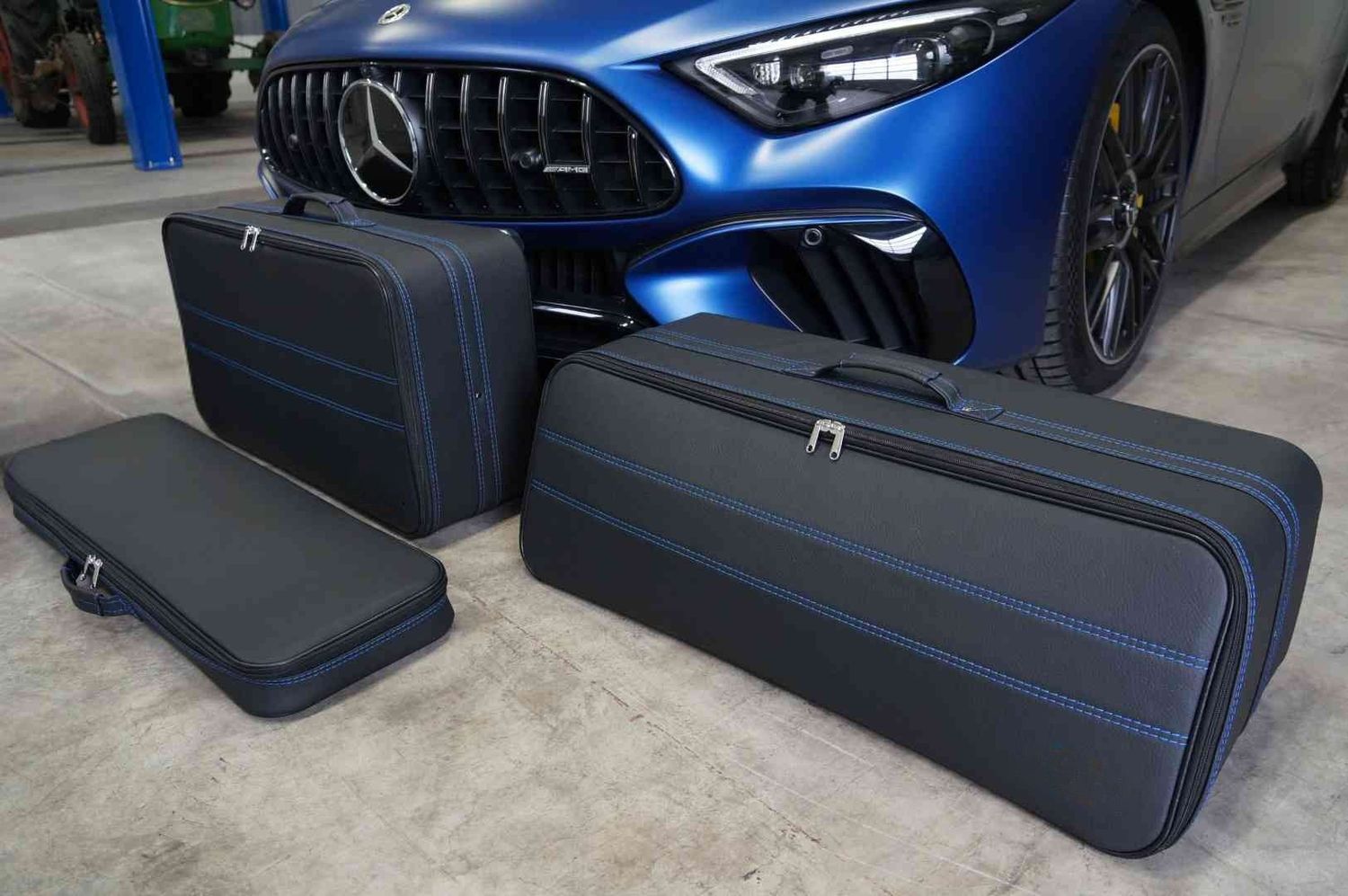 Roadsterbag luggage set Mercedes SL R232 leather with blue stitching (3-pcs) Roadsterbag luggage set Mercedes SL R232 leather with blue stitching (3-pcs)