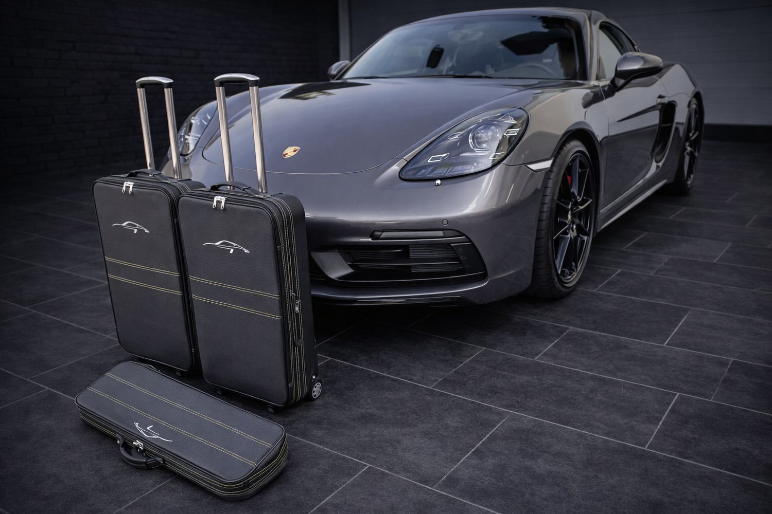 Roadsterbag luggage set Porsche Cayman 718 front trunk (leather) Roadsterbag luggage set Porsche Cayman 718 front trunk (leather)