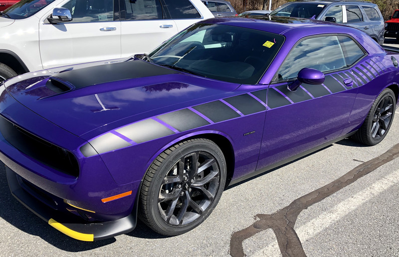 2008 - Up Dodge Challenger 3/4 Length Strobe Stripe Graphics Kit