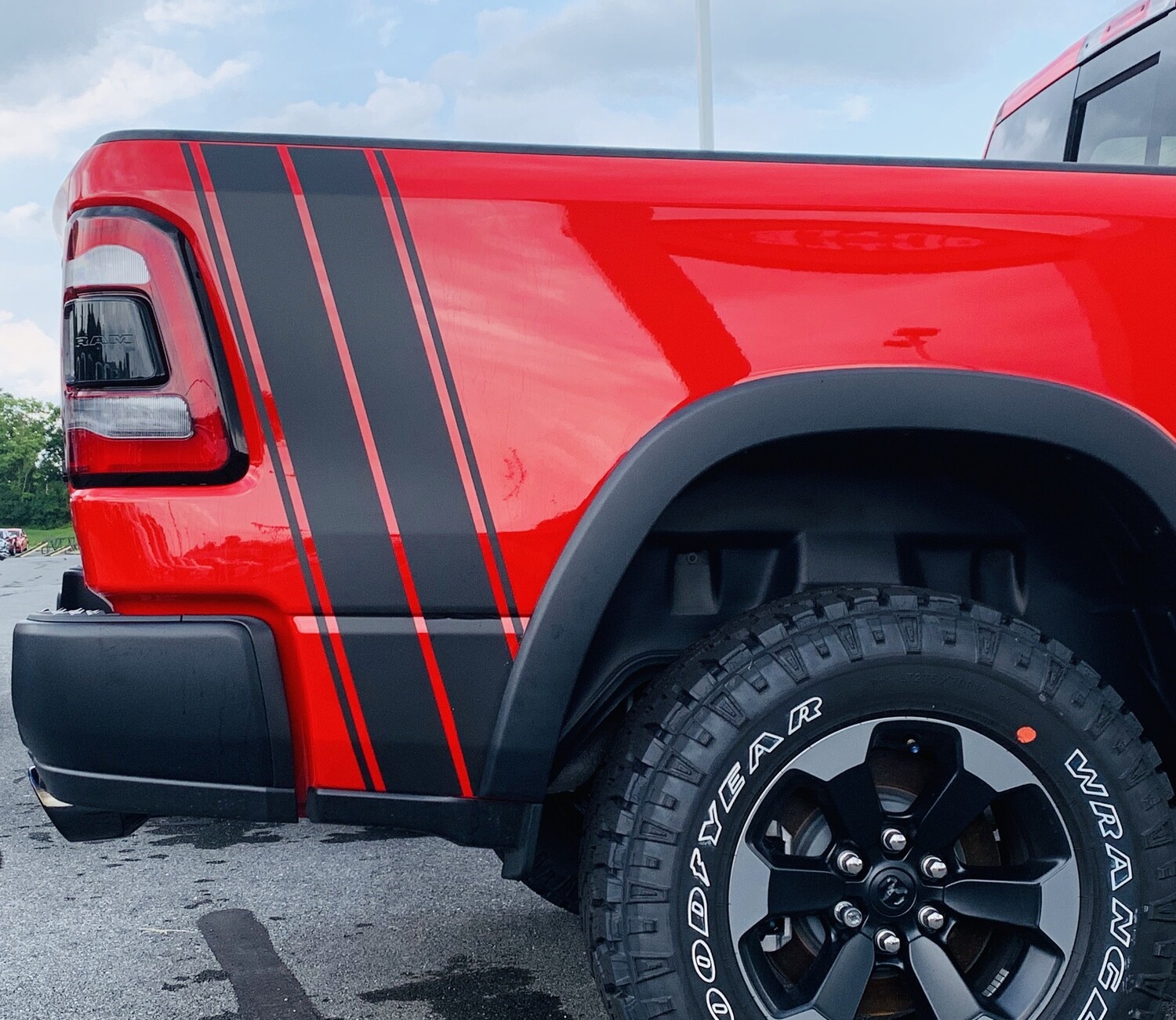 2019 - Up Dodge Ram Bedside Tail Bumblebee Stripes