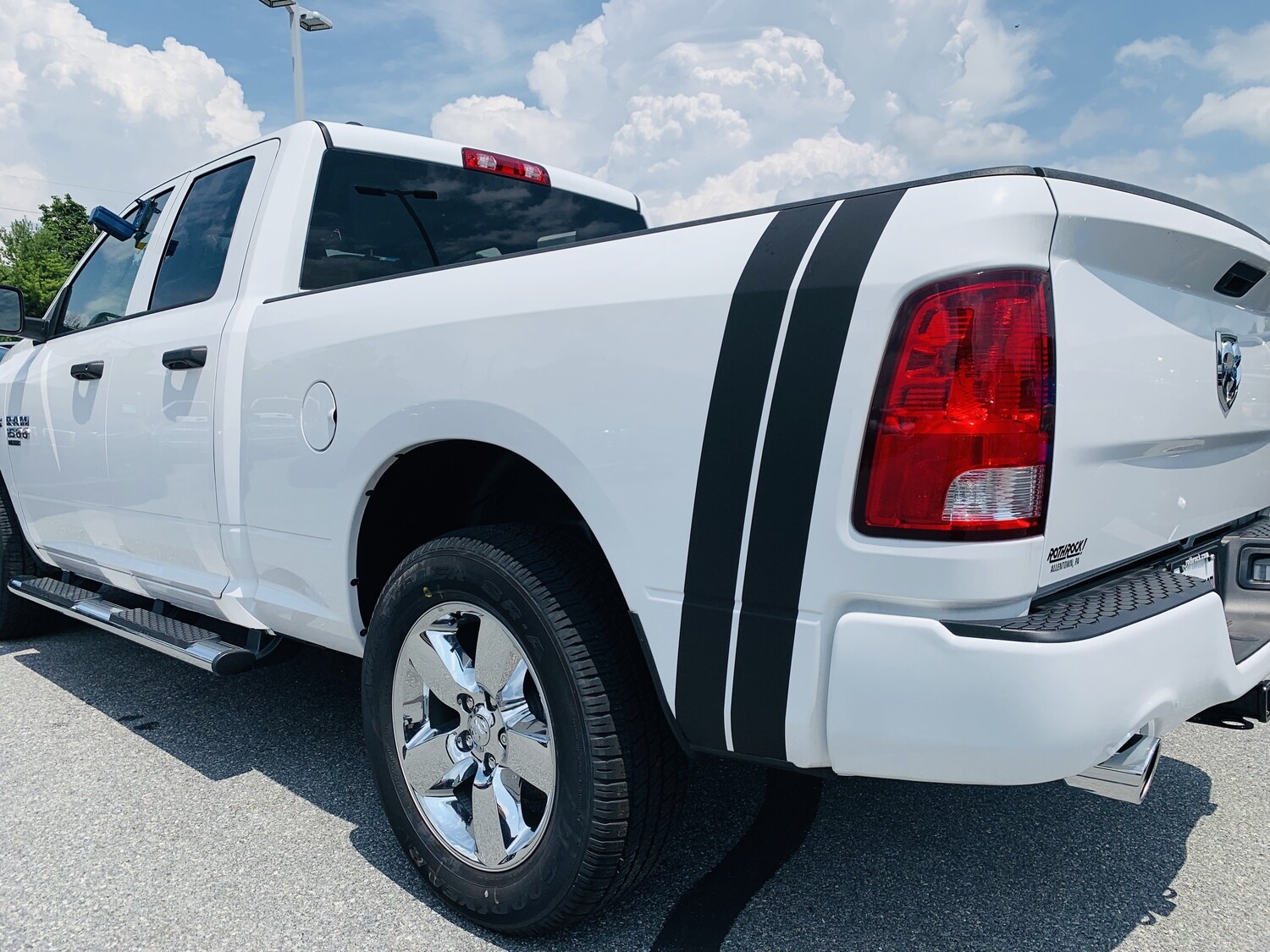 2009 - 2021 Classic Dodge Ram Bedside Tail Bumblebee Stripes
