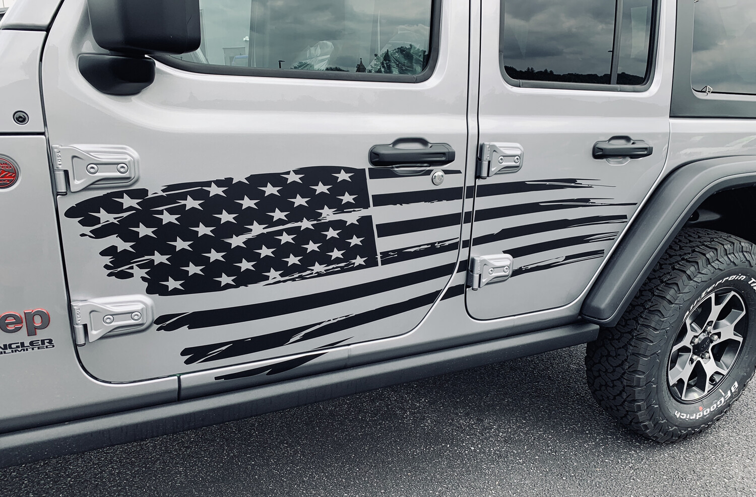 Jeep Gladiator JT Wrangler JK JKU JL JLU Large Tattered Flag Graphics