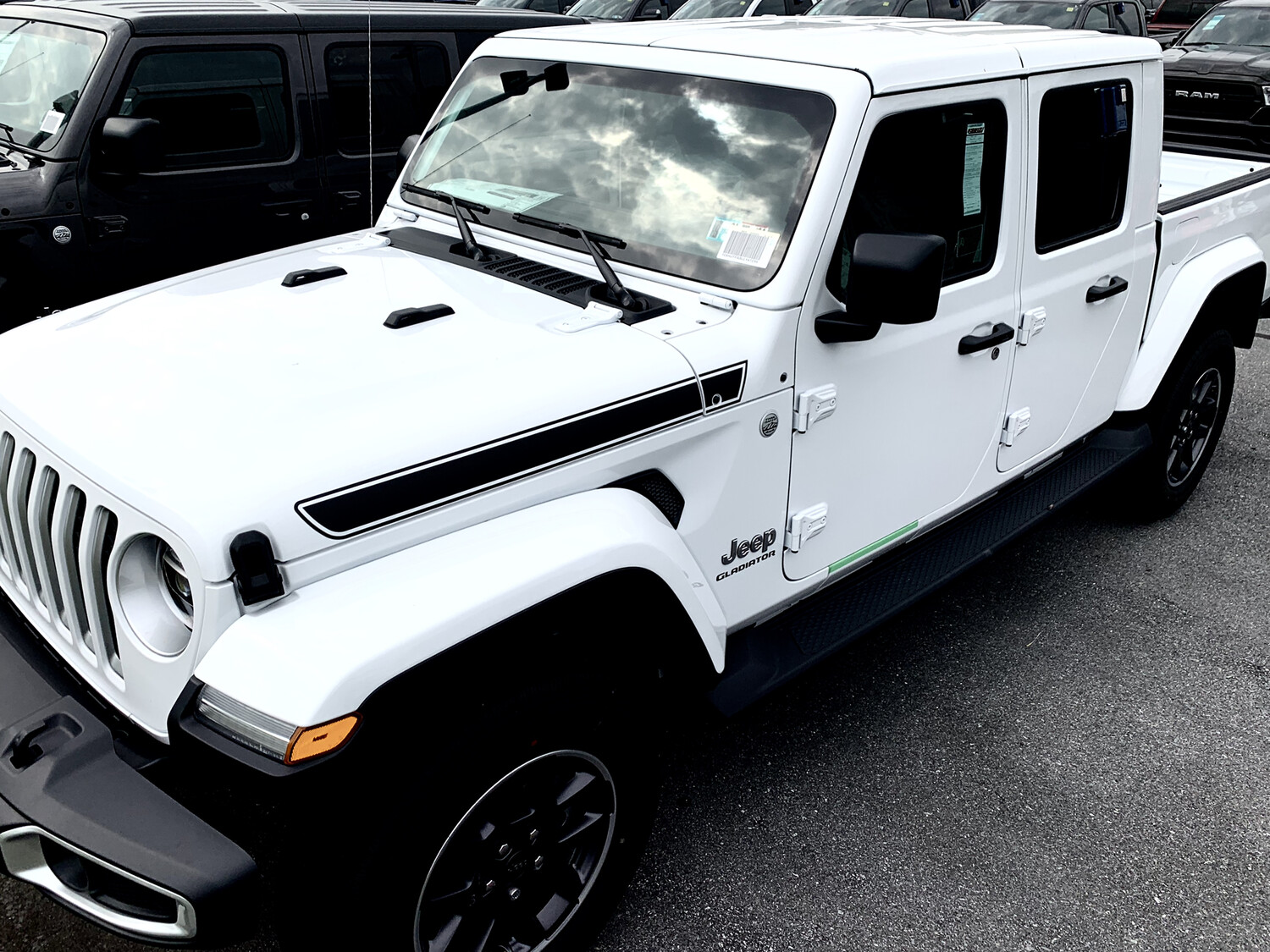 Jeep Gladiator JT Wrangler JL JLU Rubicon Straight Hood Spear Graphics