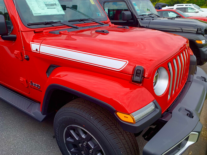 Jeep Gladiator JT Wrangler JL JLU Rubicon Straight Hood Spear Graphics