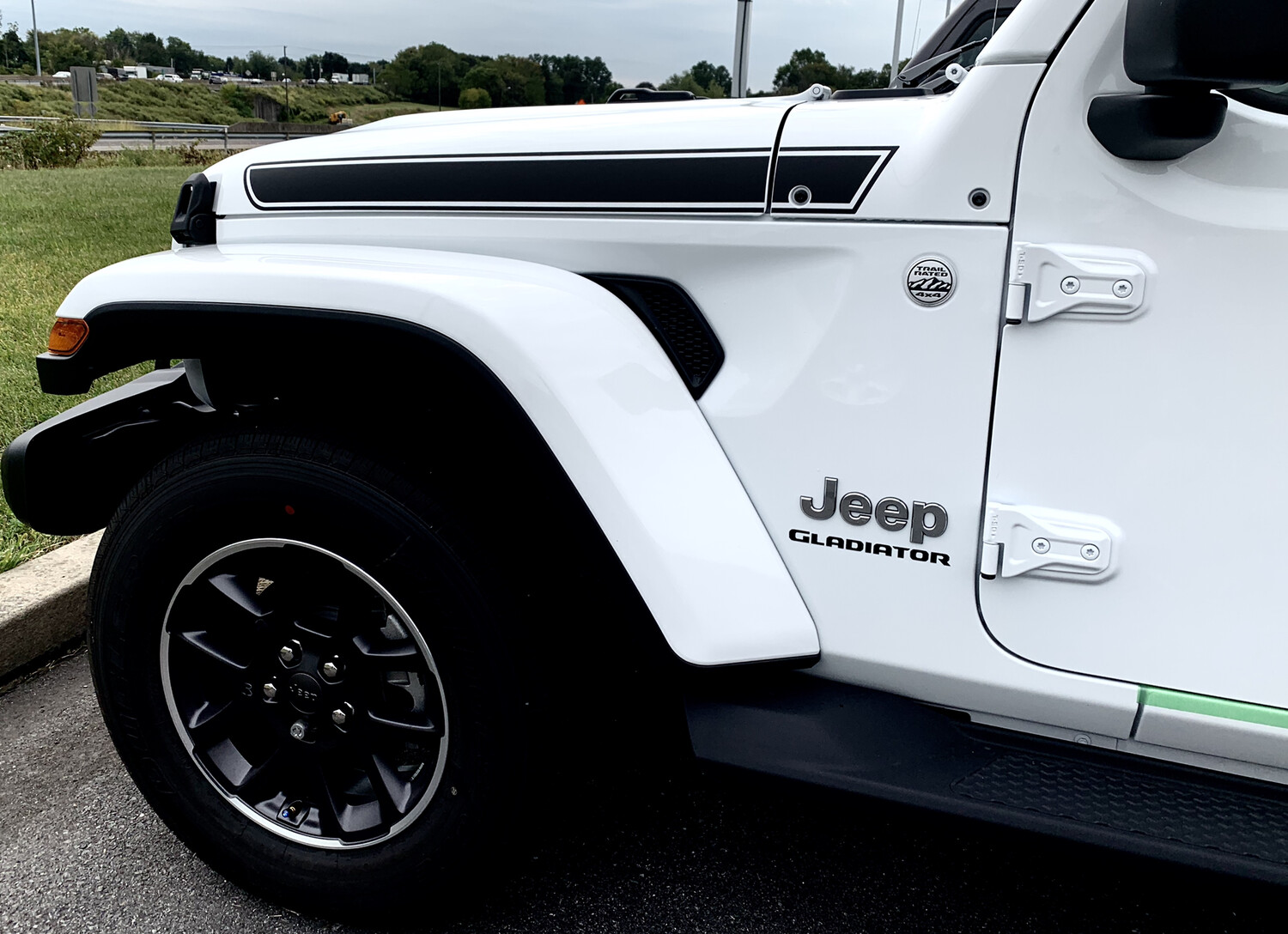 Jeep Gladiator JT Wrangler JL JLU Rubicon Straight Hood Spear Graphics