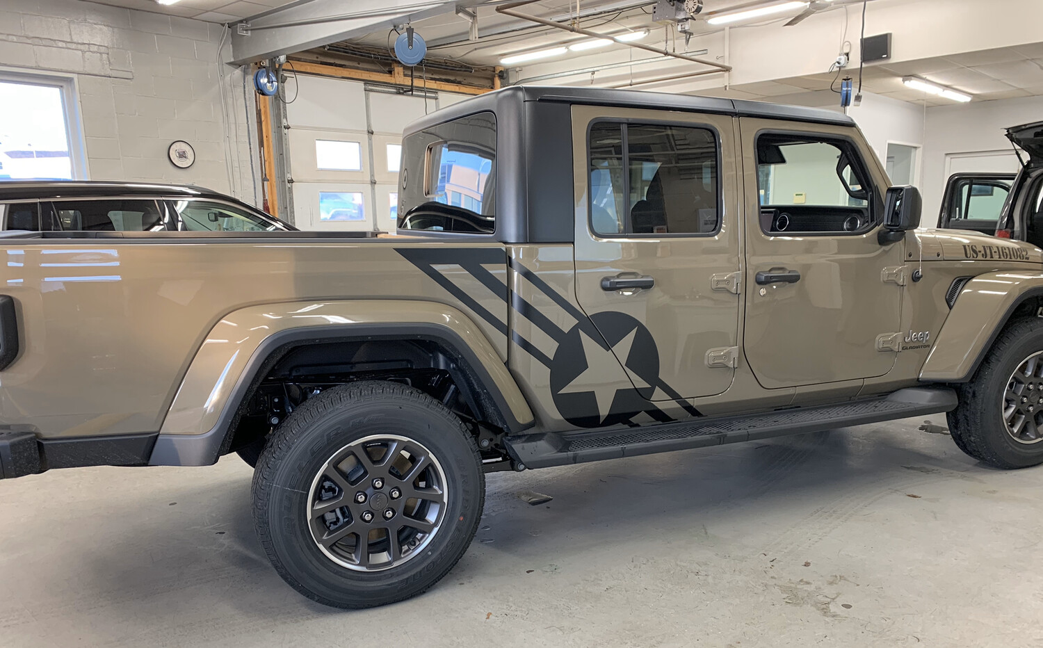 Jeep Gladiator JT Large Star/Bar Vinyl Graphics