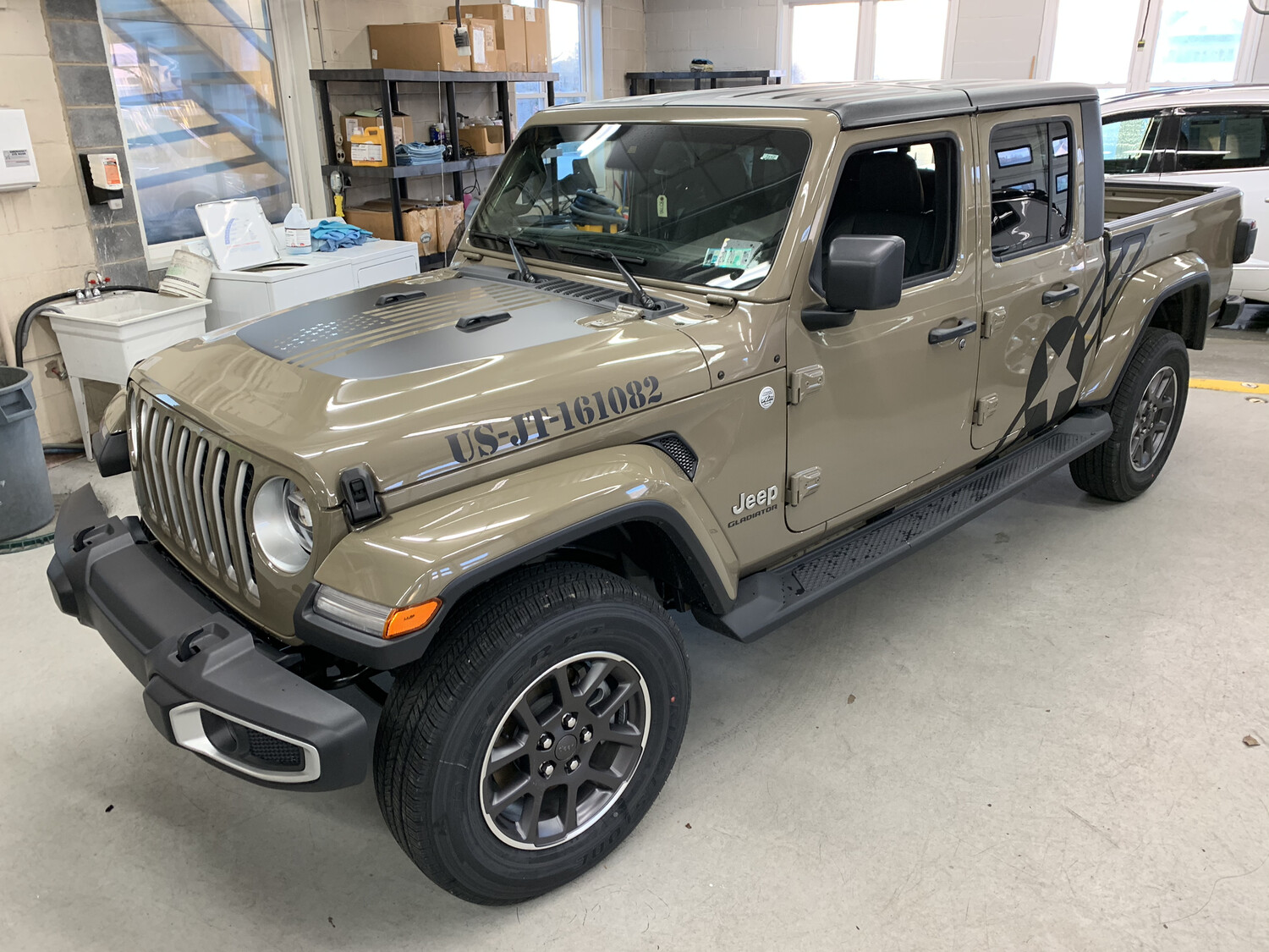 Jeep Gladiator JT Large Star/Bar Vinyl Graphics