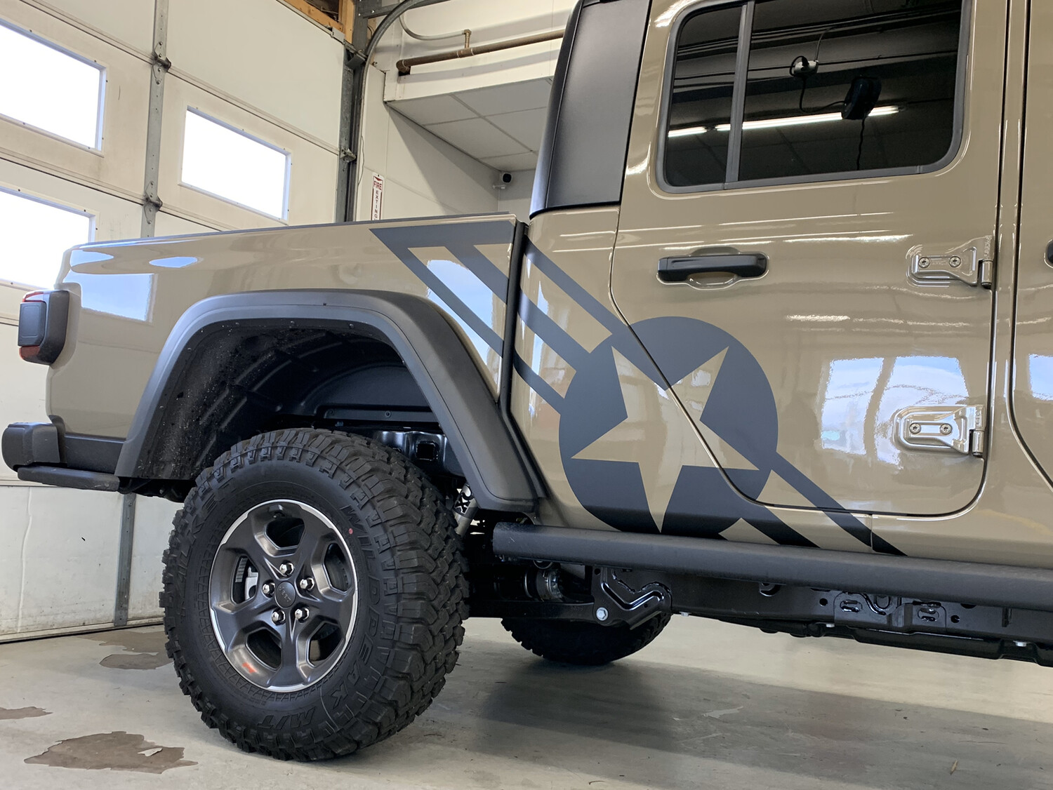 Jeep Gladiator JT Large Star/Bar Vinyl Graphics