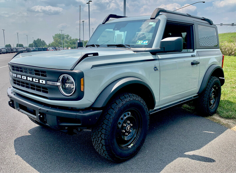 2021-up Ford Bronco Full Length Upper Side Stripe Kit