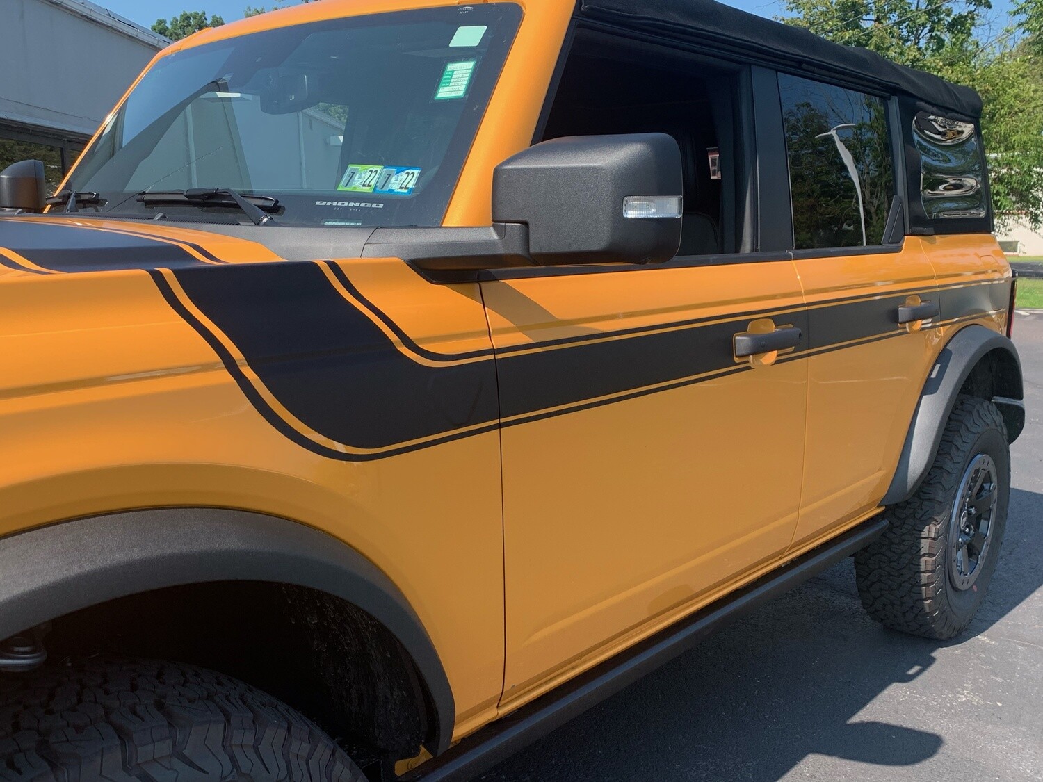2021-up Ford Bronco Retro Special Decor Style Side/Hood Graphics Kit (Below Body Line Wide Stripe)