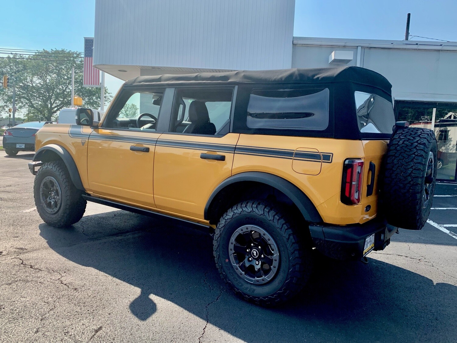 2021-up Ford Bronco Retro Special Decor Style Side/Hood Graphics Kit (Centered on Body Line)