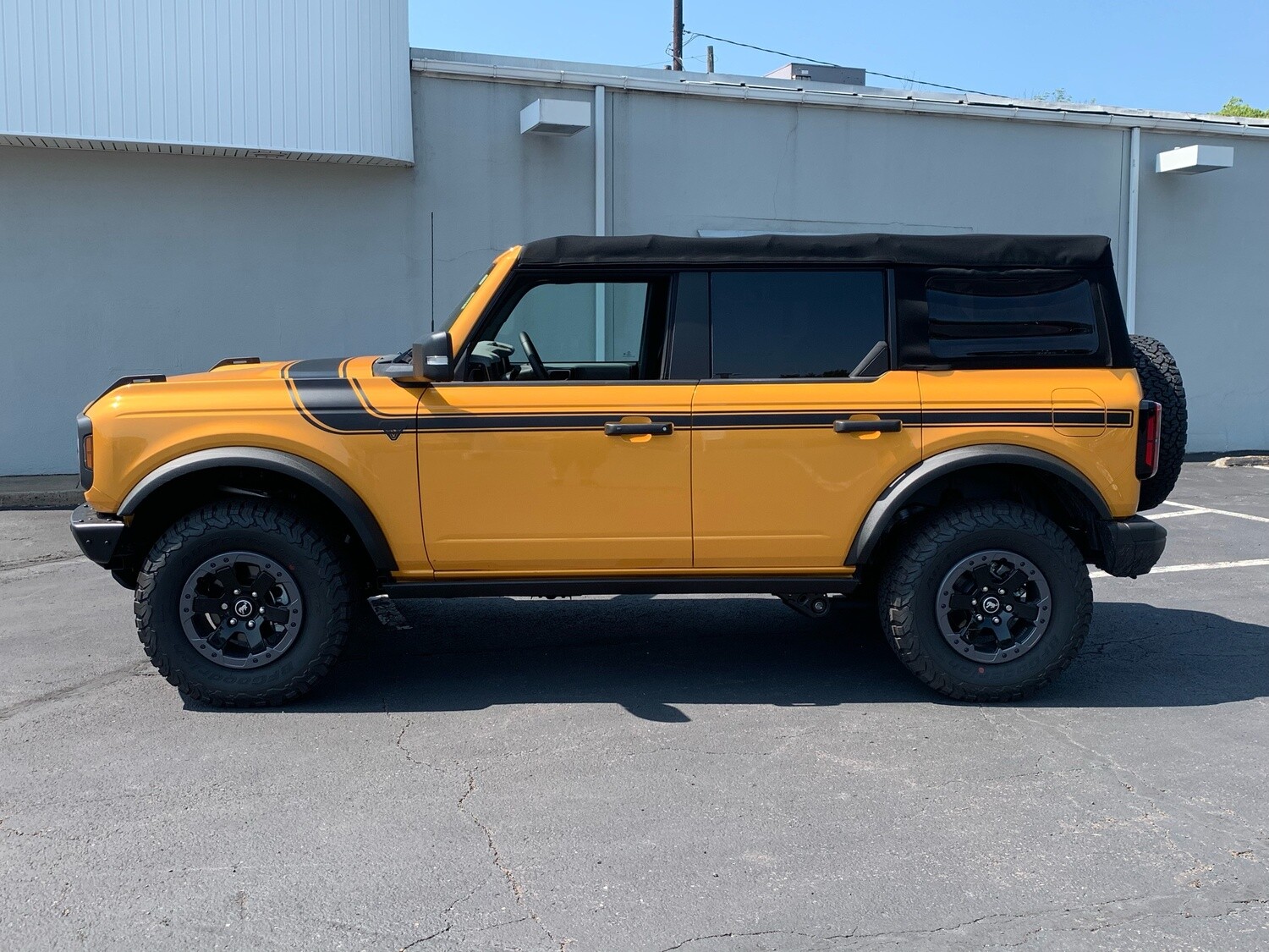 2021-up Ford Bronco Retro Special Decor Style Side/Hood Graphics Kit (Below Body Line)