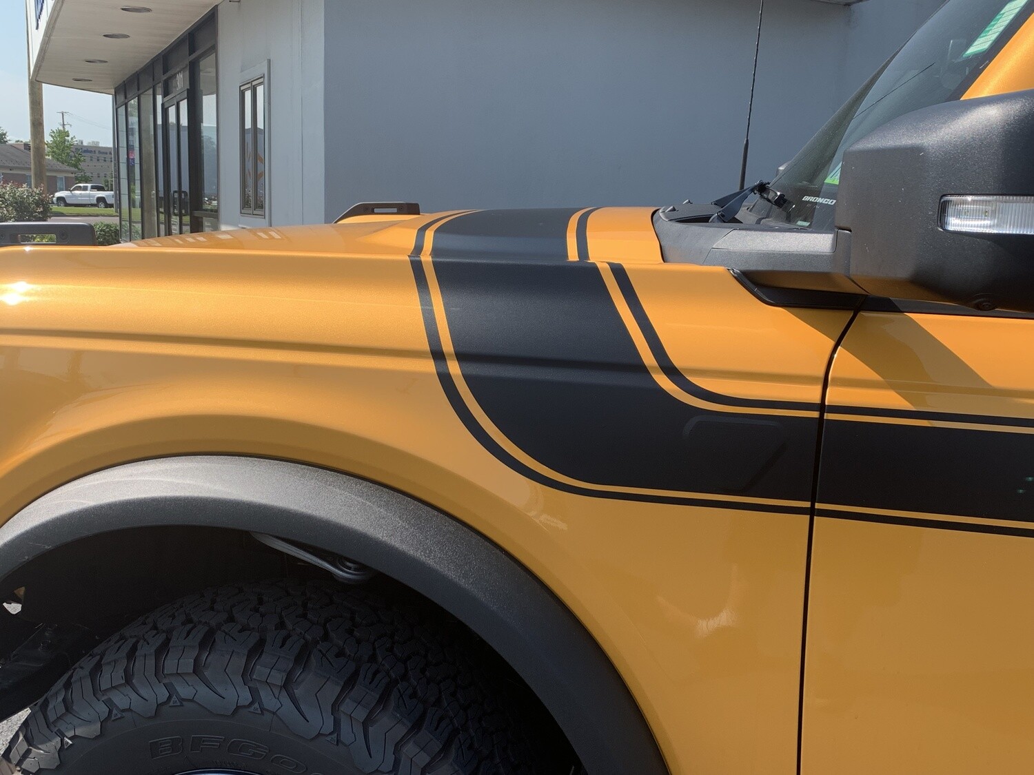 2021-up Ford Bronco Retro Special Decor Style Side/Hood Graphics Kit (Below Body Line Wide Stripe)