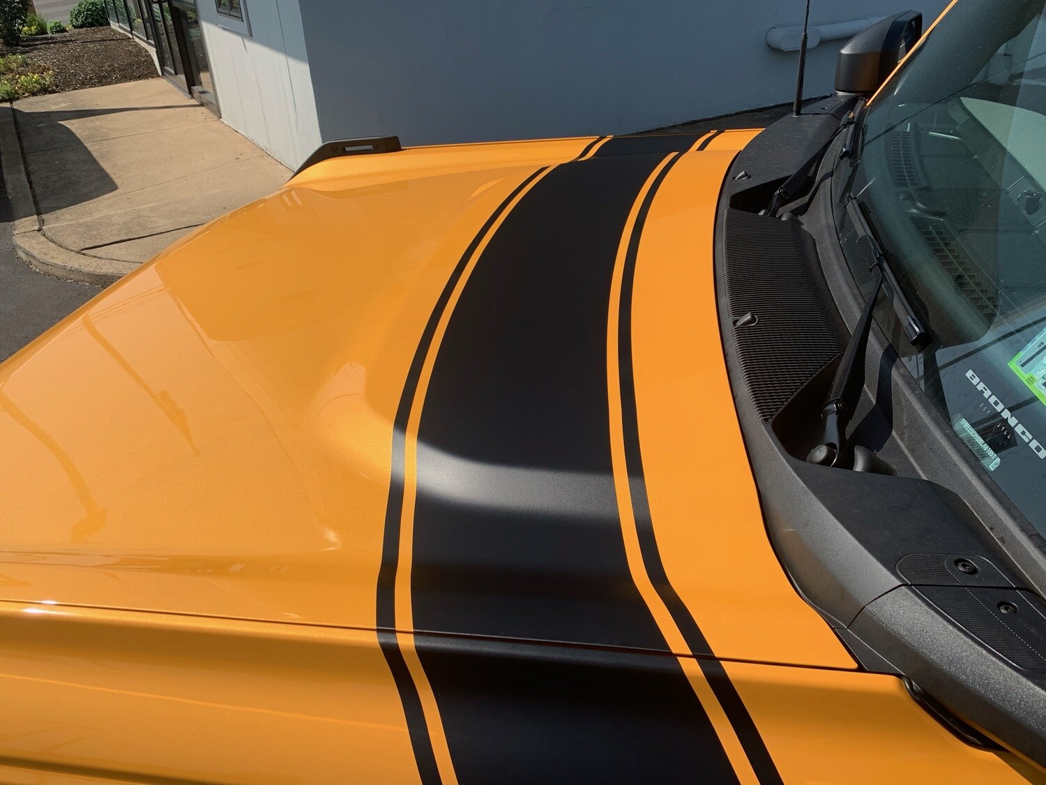 2021-up Ford Bronco Retro Special Decor Style Side/Hood Graphics Kit (Below Body Line Wide Stripe)